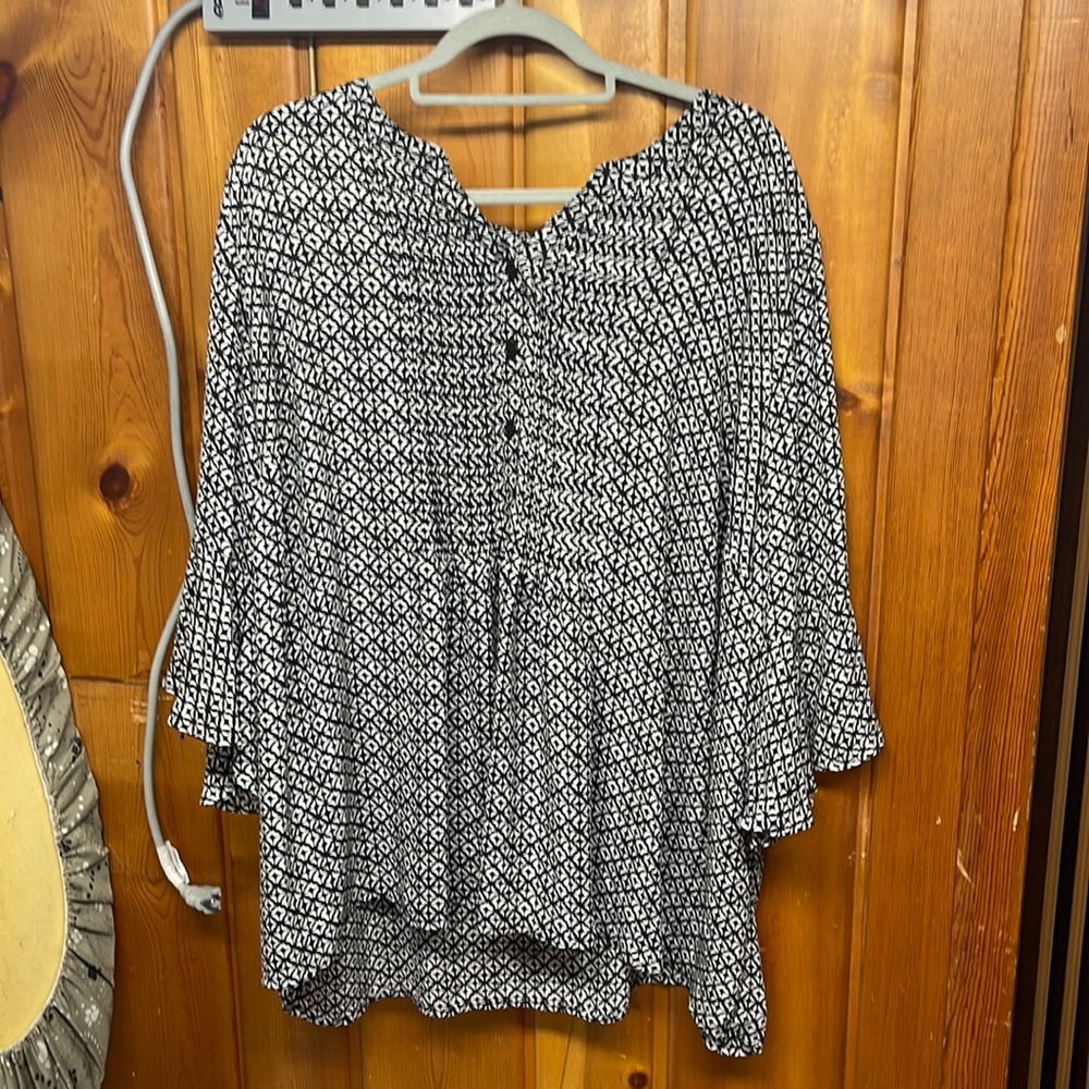 Black and white polyester top